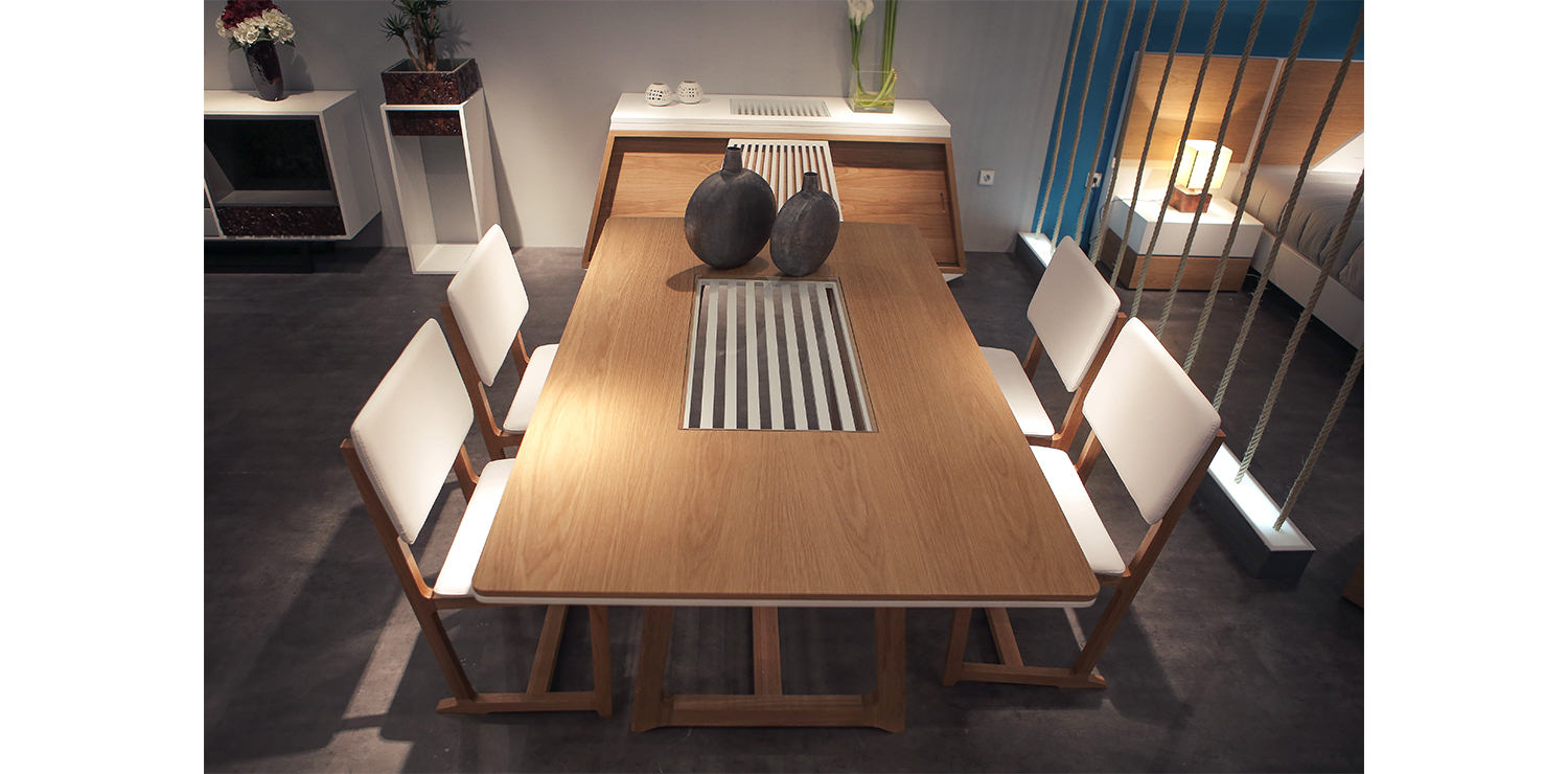 Jano Dinner Table