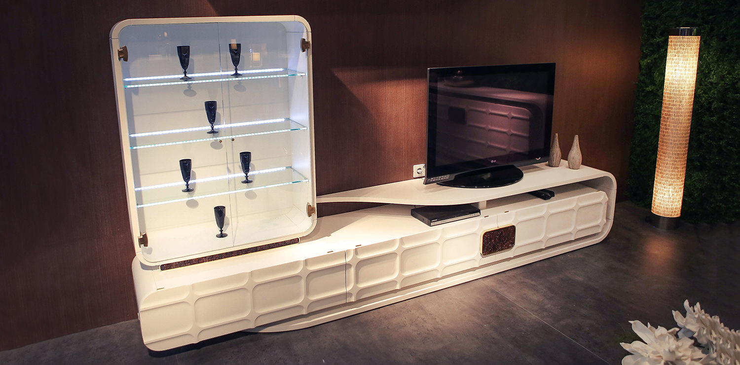 Ravvivare Shelving Unit